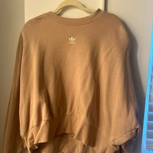 Cropped adidas crewneck